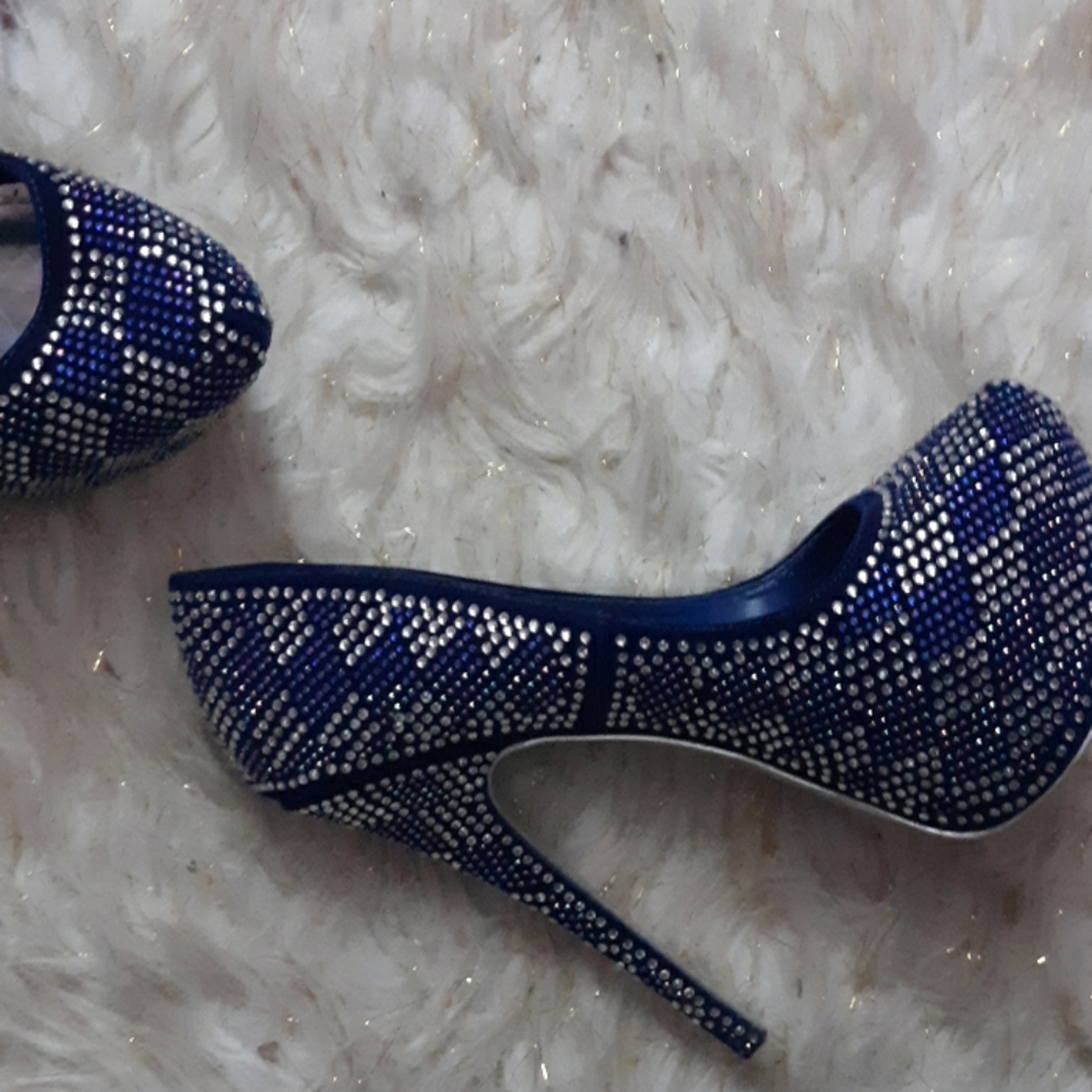 Shoes - Picture 2 of 2